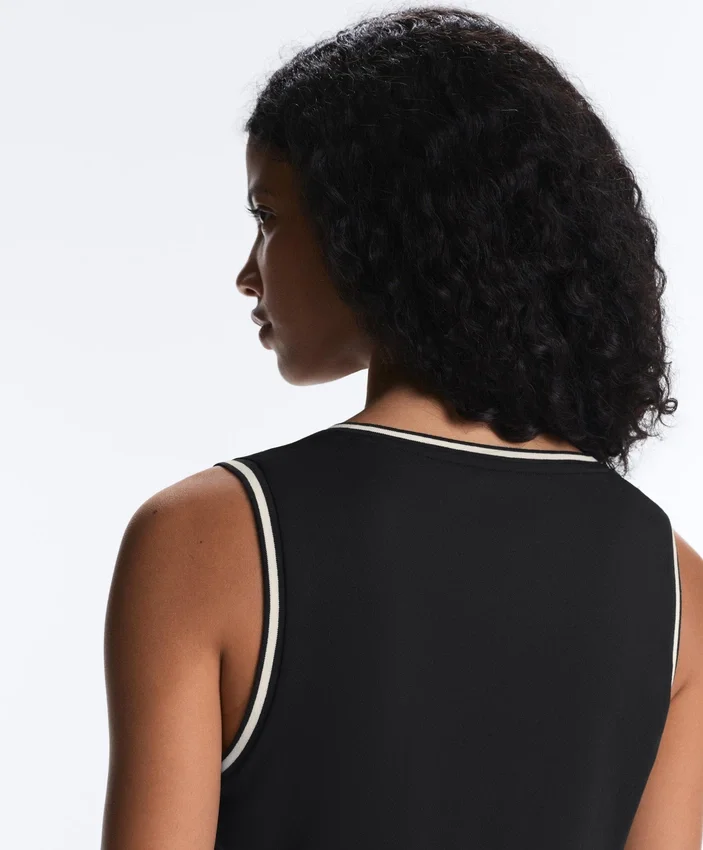 Tricou fără mâneci cu decolteu în V Tricou fără mâneci cu decolteu în V