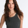 Tricou fără mâneci, fără cusături, cu smocuri Tricou fără mâneci, fără cusături, cu smocuri