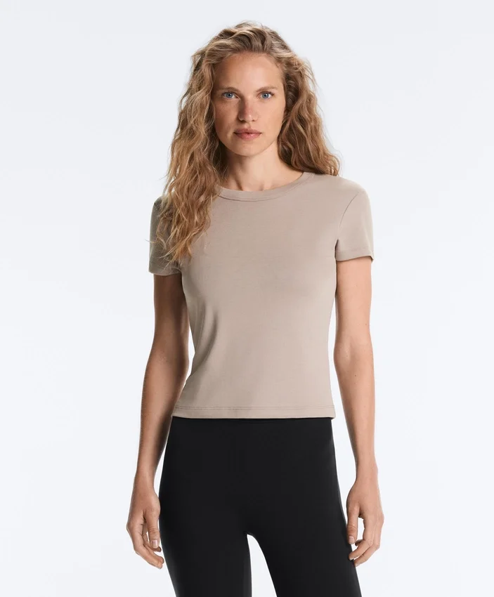 Tricou mulat cu mâneci scurte din material cu nervuri din modal pentru pantaloni scurți Tricou mulat cu mâneci scurte din material cu nervuri din modal pentru pantaloni scurți