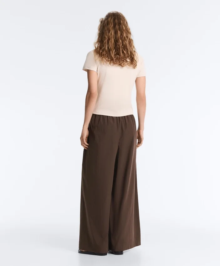 Tricou mulat cu mâneci scurte din material cu nervuri din modal pentru pantaloni scurți Tricou mulat cu mâneci scurte din material cu nervuri din modal pentru pantaloni scurți