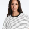 Tricou oversize cu mâneci scurte din amestec de bumbac, cu dungi contrastante Tricou oversize cu mâneci scurte din amestec de bumbac, cu dungi contrastante