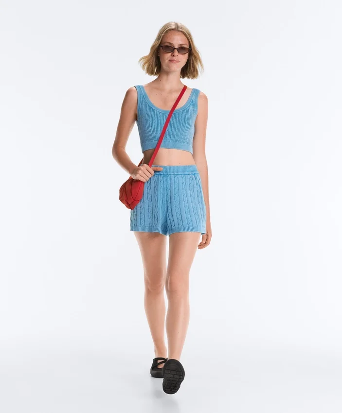 Tricou scurt din tricot spălat, cu bretele împletite Tricou scurt din tricot spălat, cu bretele împletite