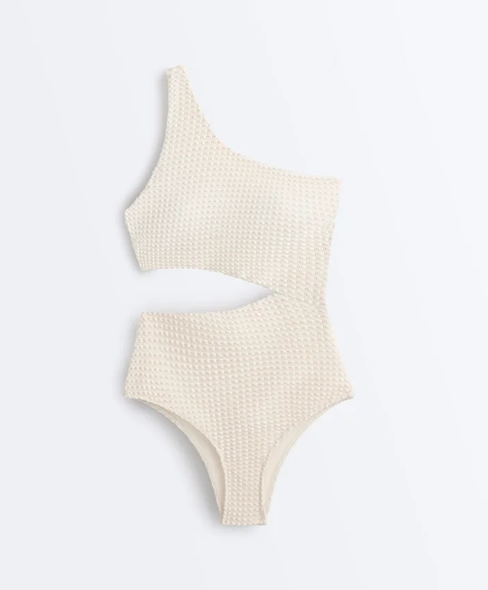 Trikini asimetric cu croșetat tip bule Trikini asimetric cu croșetat tip bule