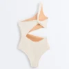 Trikini asimetric cu croșetat tip bule Trikini asimetric cu croșetat tip bule